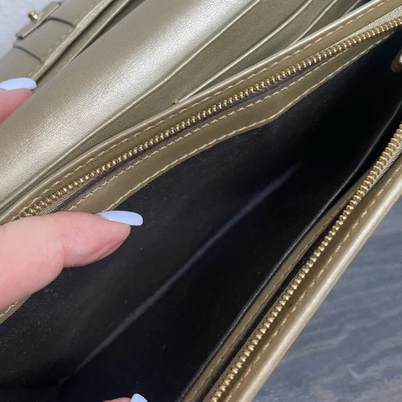 EUC Gucci Gold Imprime GG WOC - Picture 11 of 16